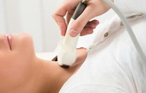 Nuốt vướng, có nên siêu âm tuyến giáp?