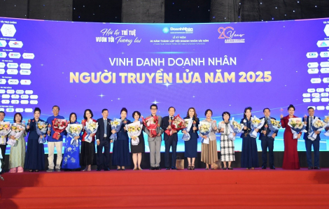 Hội Doanh nhân Sài Gòn vinh danh “Người truyền lửa” nhân dịp 20 năm thành lập