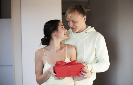 Chồng... "đứt dây thần kinh lãng mạn", nối cách nào?