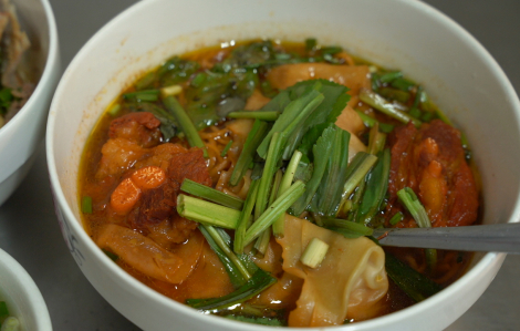 Thiệu Ký Mì Gia - Hơn 90 năm gìn giữ hương vị mì Hoa giữa lòng Sài Gòn