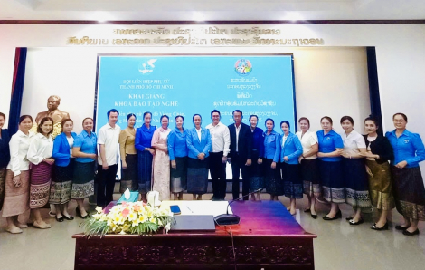 TPHCM thắt chặt tình hữu nghị, hỗ trợ đào tạo nghề làm đẹp cho phụ nữ Viêng Chăn (Lào)