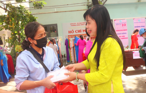 Phường Đông Hưng Thuận trao 10.000 suất ăn và 2.000 phần quà đến phụ nữ, trẻ em khó khăn
