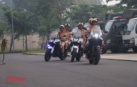 Trong 4 ngày, gần 400 người bị phạt nguội vì leo vỉa hè để di chuyển