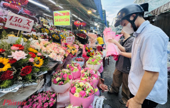 Giá hoa hồng ngày 20/10 tăng 200%