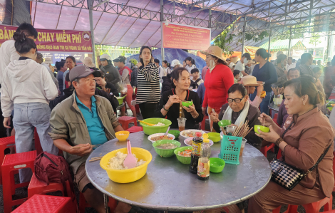 Hàng chục ngàn người về An Giang dự lễ giỗ Anh hùng Nguyễn Trung Trực