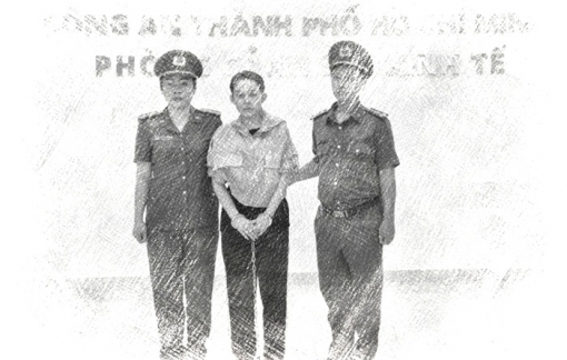 Giữ phần "nhân" giữa cơn bão phán xét