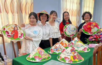 Vẽ gần 1.000 nón lá chào mừng ngày Phụ nữ Việt Nam 20/10