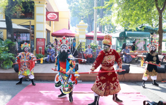 Đưa hát bội đến gần với công chúng