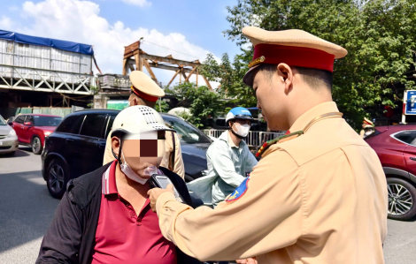 Hà Nội đồng loạt kiểm tra vi phạm nồng độ cồn, nhiều "ma men" bị phạt kịch khung