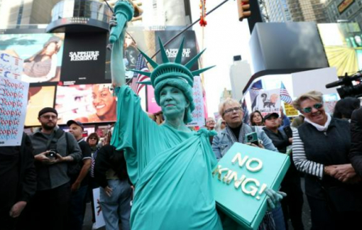 Hàng triệu người xuống đường phản đối Tổng thống Trump