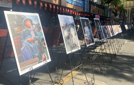 Triển lãm ảnh “Hành trình Áo dài 2025”: Hơi thở di sản giữa lòng thành phố