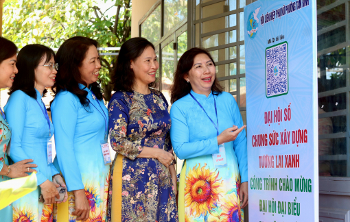 Phụ nữ phường Tam Bình hướng tới các kỹ năng truyền thông số và an toàn mạng