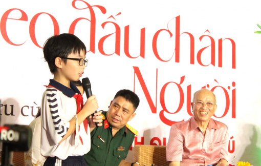 Tiếp tục lan tỏa truyện ký ‘Theo dấu chân Người’ đến bạn đọc