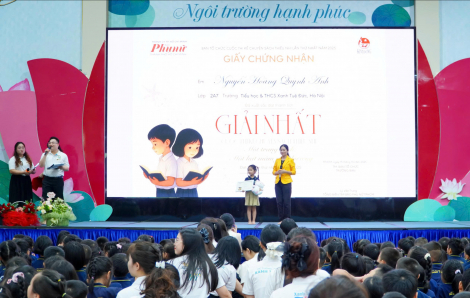 Cô bé lớp Hai giành giải Nhất cuộc thi kể chuyện sách thiếu nhi do Báo Phụ nữ TPHCM tổ chức