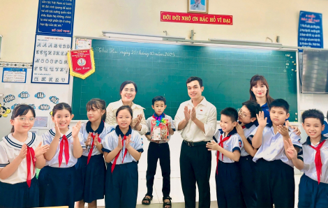 Cậu học trò mồ côi trả lại 80.000 đồng: Câu chuyện khiến nhiều người rưng rưng