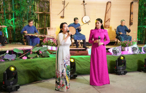 Cải lương, hát bội giữa lòng phố trẻ Cải lương, hát bội giữa lòng phố trẻ