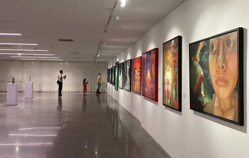 Lạc vào kính vạn hoa của cảm xúc tại triển lãm "Kaleidoscope - The Dreamscape of Self" Lạc vào kính vạn hoa của cảm xúc tại triển lãm "Kaleidoscope - The Dreamscape of Self"