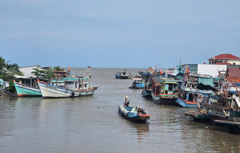 An Giang yêu cầu người đứng đầu sở, ngành không được lơ là với bão số 12