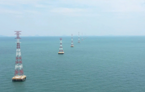 Khám phá công trình Đường dây 220kV vượt biển trên không dài nhất Đông Nam Á