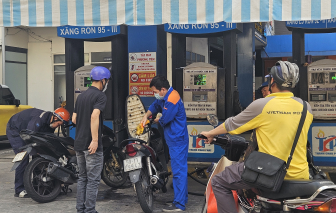 Giá xăng dầu đồng loạt giảm