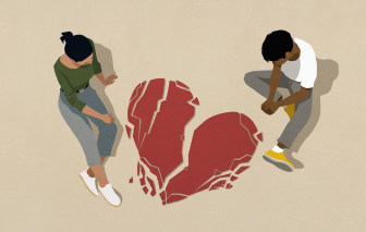 Mẹ xúc phạm gia đình bạn gái