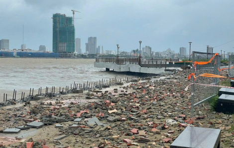 Cận cảnh cửa sông Hàn, bờ biển Đà Nẵng bị sóng biển đánh tan nát