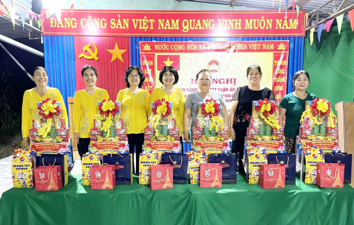 Nữ trưởng ấp “làm trước, nói sau”