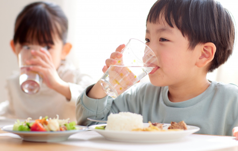 Có nên tẩm bổ cho trẻ bằng thịt cóc?