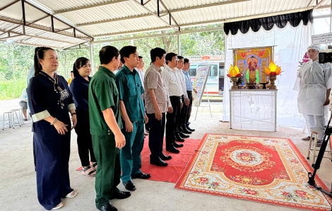 Thăm hỏi và hỗ trợ gia đình cụ bà 79 tuổi bị nước cuốn trôi tại xã Bàu Bàng