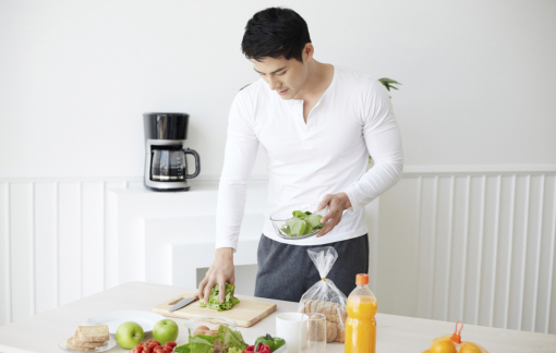 Chồng chỉ cần vào bếp chứ không cần đẹp?