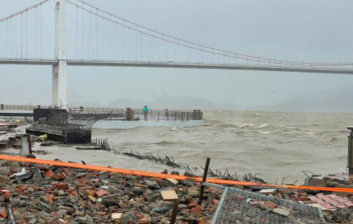 Đà Nẵng xử lý đoạn cửa sông Hàn thường xuyên bị sóng đánh phá