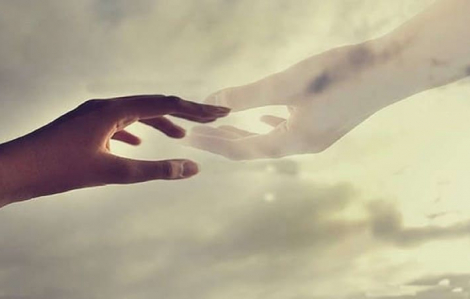 Chồng cũ liên tục dùng mạng xã hội níu kéo khiến tôi khó xử