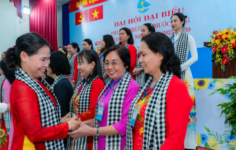 Phụ nữ phường Phước Long quyết tâm trồng ít nhất 1.000 cây xanh, hoa kiểng