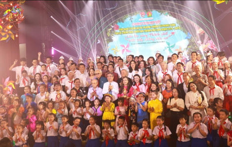 Thành Lộc, Hải Phượng, Trí Đức, Ngọc Ánh… họp mặt mừng 50 năm phong trào thiếu nhi TPHCM