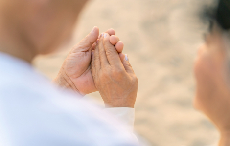 Vợ chồng tuy hai mà… hai