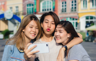 Chỉ đường cho hươu: Khóa mạng xã hội hay mở van tự tin của mình?