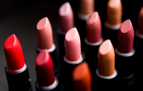 Đàn ông không phân biệt được màu son số mấy đâu em!