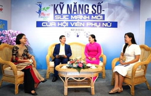 Phụ nữ giữ vai trò quan trọng trong chuyển đổi số vì họ dẫn dắt các thế hệ trong gia đình