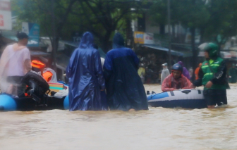 Huế dốc toàn lực để đối phó với đợt lũ lịch sử