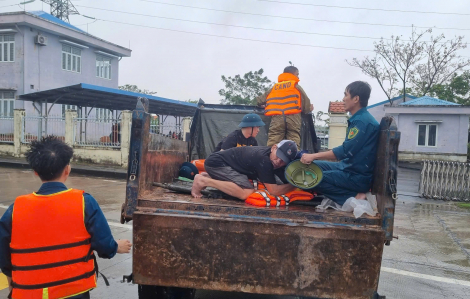 Đà Nẵng: 8 người trong nhà bị ngạt khí máy nổ