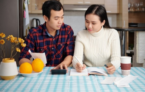 Nỗi trống vắng bất an, chồng không sao nhìn thấu