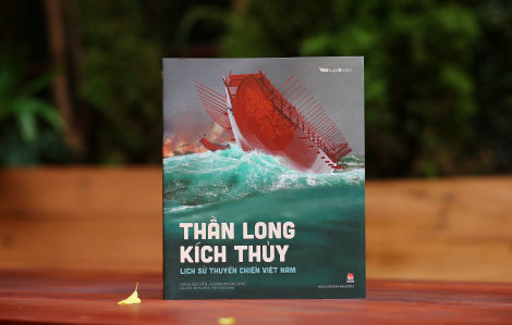 Thuyền chiến Việt Nam xuất hiện rực rỡ trong sách tranh