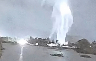 Lốc xoáy cuốn hàng chục nhà ở Cà Mau lúc nửa khuya