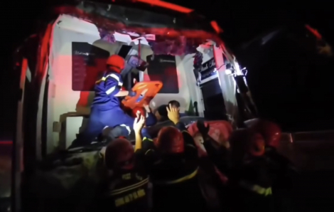 Giải cứu 5 người bị thương trên cao tốc Đà Nẵng - Quảng Ngãi