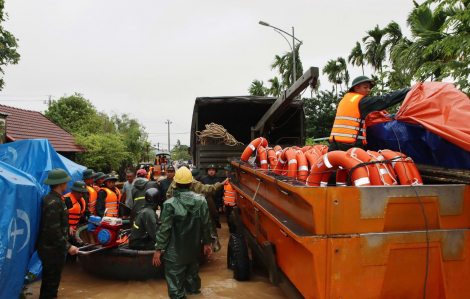 Mưa lũ đặc biệt lớn: Đà Nẵng ngập gần 67 ngàn nhà, sơ tán gần 16 ngàn dân