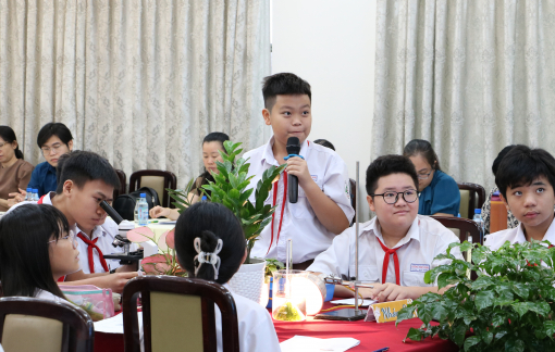 Tiết học môn khoa học tự nhiên thú vị với trợ lý AI