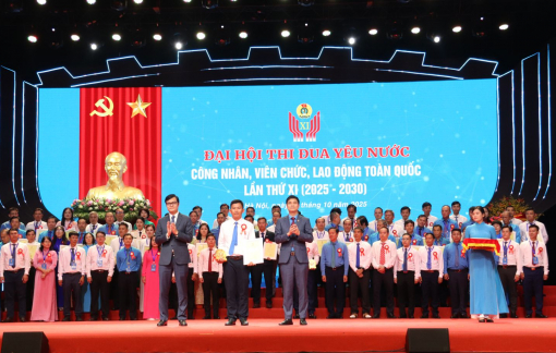 Một đại diện của EVNHCMC được vinh danh tại Đại hội Thi đua yêu nước