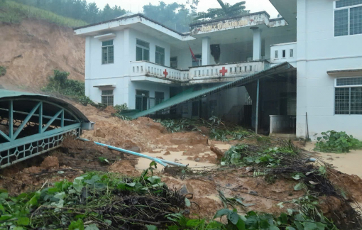 Quảng Ngãi đề nghị Chính phủ hỗ trợ khẩn cấp 5.000 tấn gạo, 10.000 thùng mì tôm