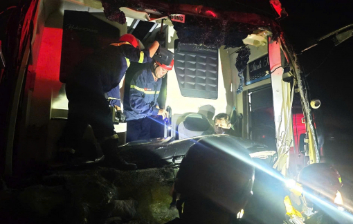 Tai nạn trên cao tốc Đà Nẵng - Quảng Ngãi, 5 người trên xe khách bị thương