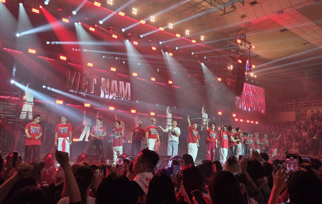 Các 'Anh trai vượt ngàn chông gai’ hát gây quỹ ủng hộ đồng bào vùng bão lũ